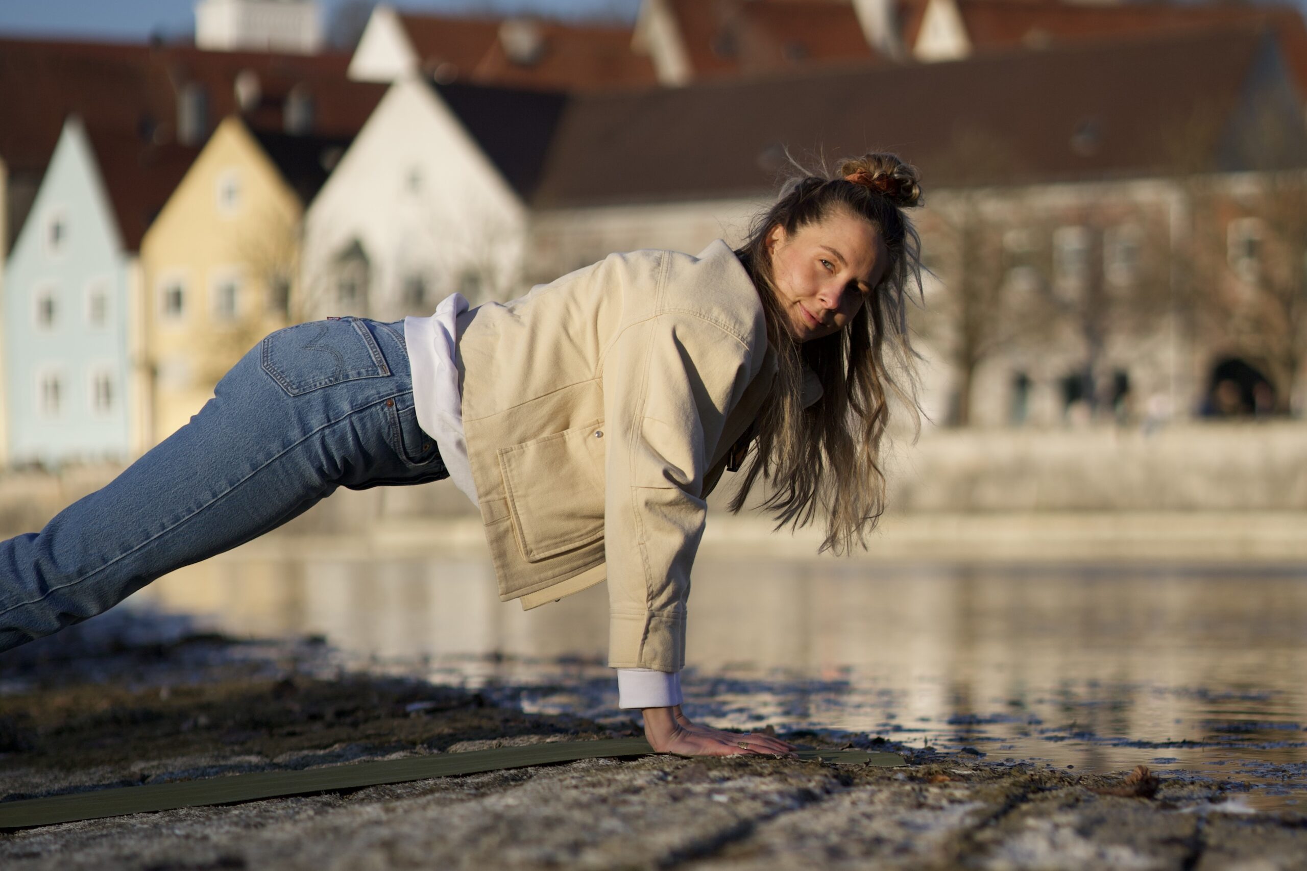 Yogalehrerin Leni Heim